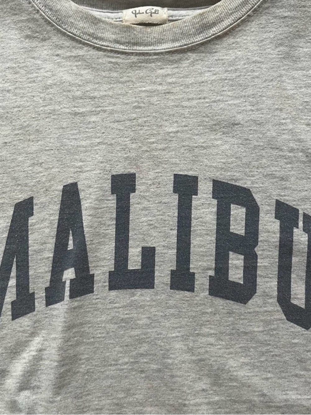 Brandy Melville Malibu cropped tee - Picture 2 of 2